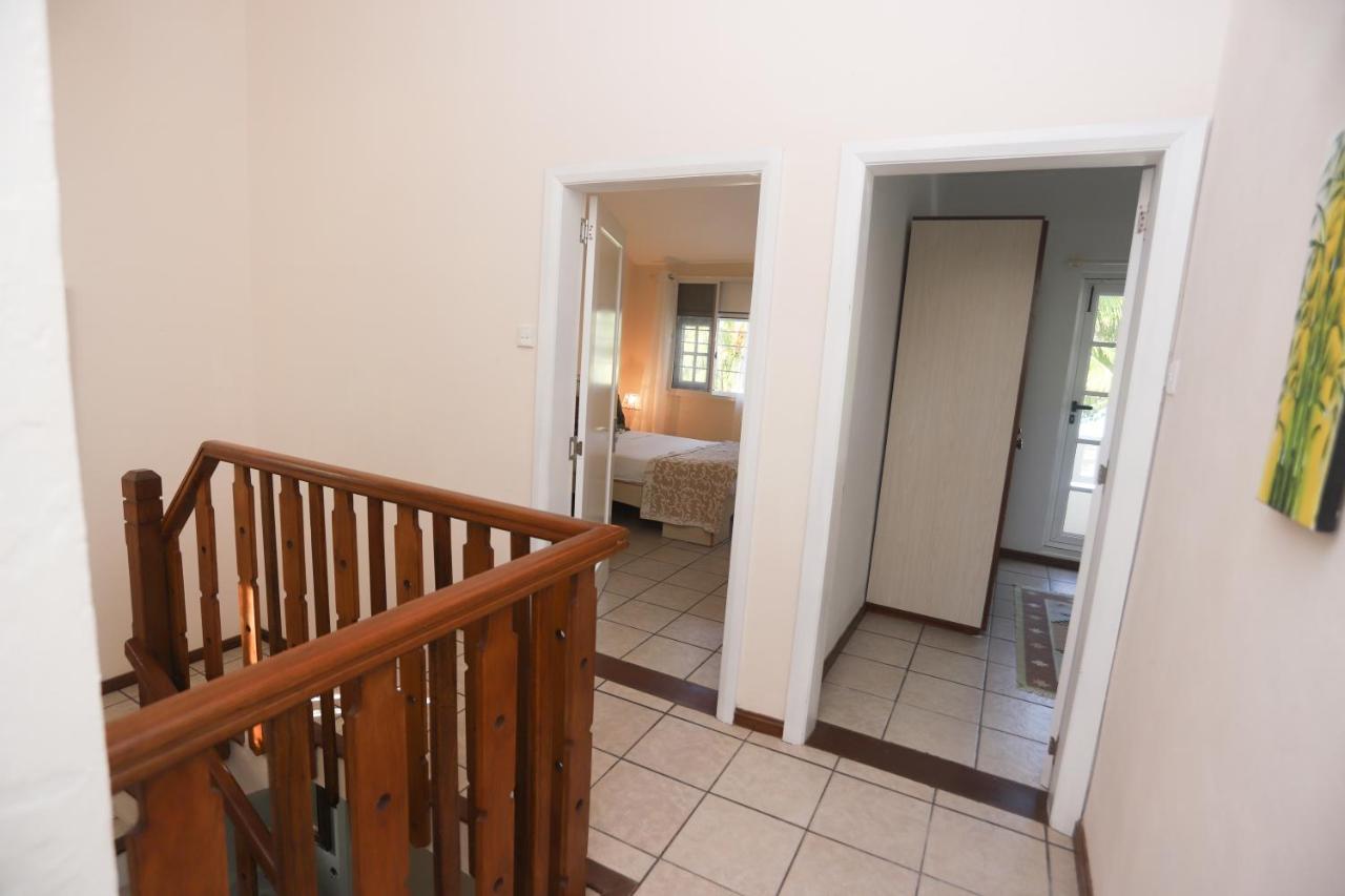 Fully Furnished Luxury Villa 3 Right On A Blue Ocean Belle Mare Exterior foto